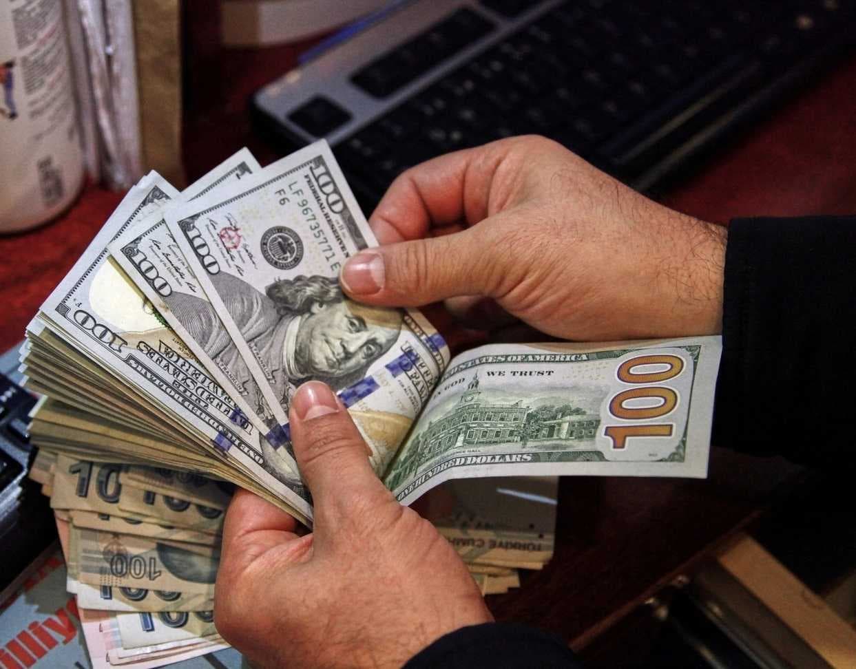 استقرار صرف الدولار مع إغلاق البورصات المحلية