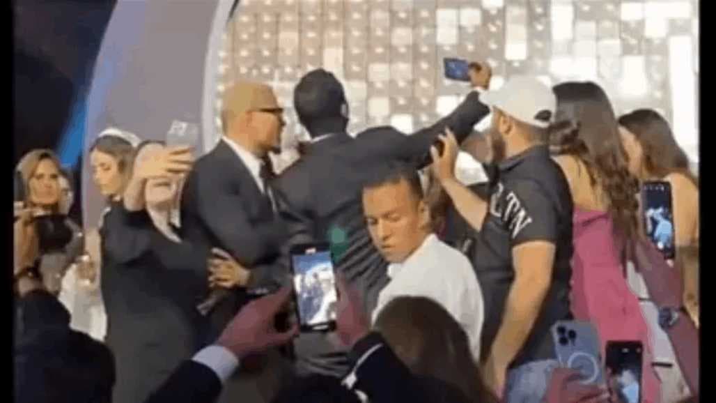 عمرو دياب يقاضي "ضحية الصفعة بعد ان حاول الاعتداء عليه