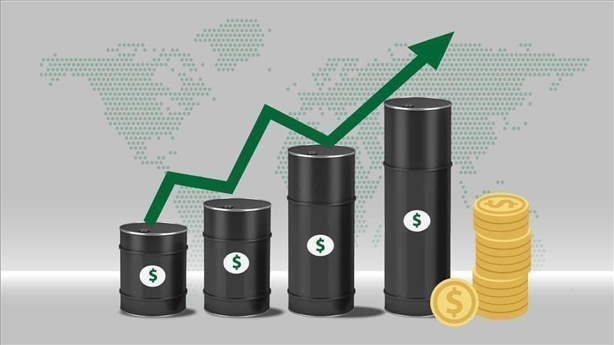 النفط يتجه لمكاسب أسبوعية وسط تحسن التوقعات لأميركا