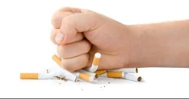 أخصائية تشير إلى عواقب التدخين على الرؤية