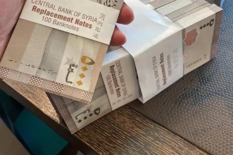بعد سقوط نظام الاسد.. الليرة السورية تنخفض الى أدنى مستوى لها