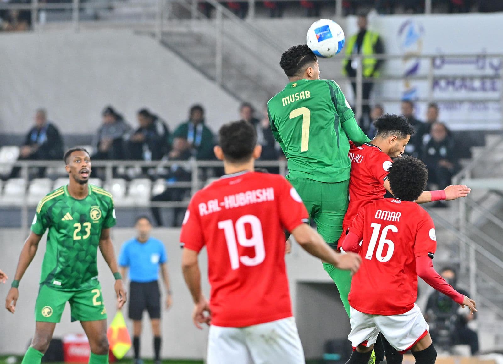 المنتخب السعودي يهزم اليمن في ثاني مباريات الجولة الثانية بخليجي زين 26