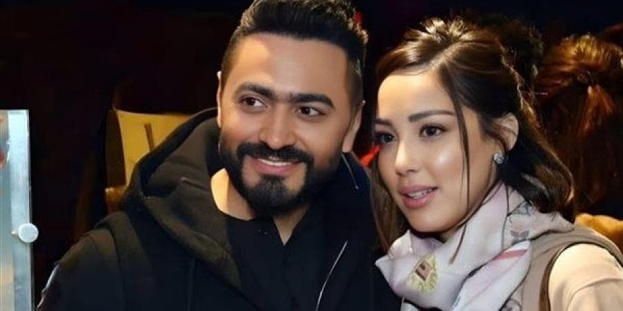 تامر حسني يكشف حقيقة عودته لبسمة بوسيل