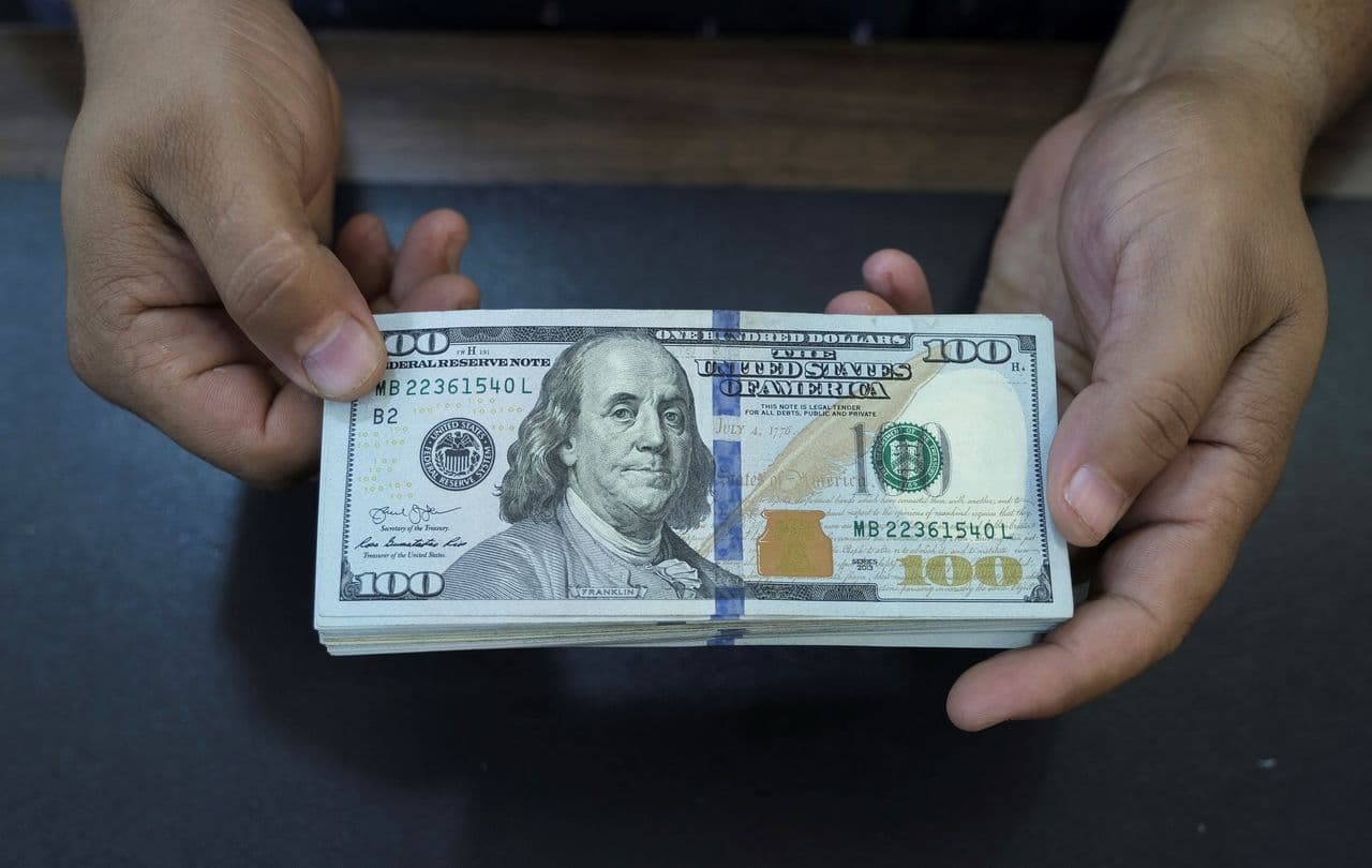 ارتفاع أسعار الدولار في بغداد وأربيل مع إغلاق البورصة