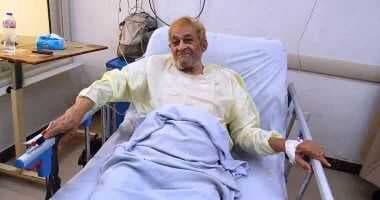 تدهور صحة فنان مصري مشهور بسبب تشخيص طبي خاطئ