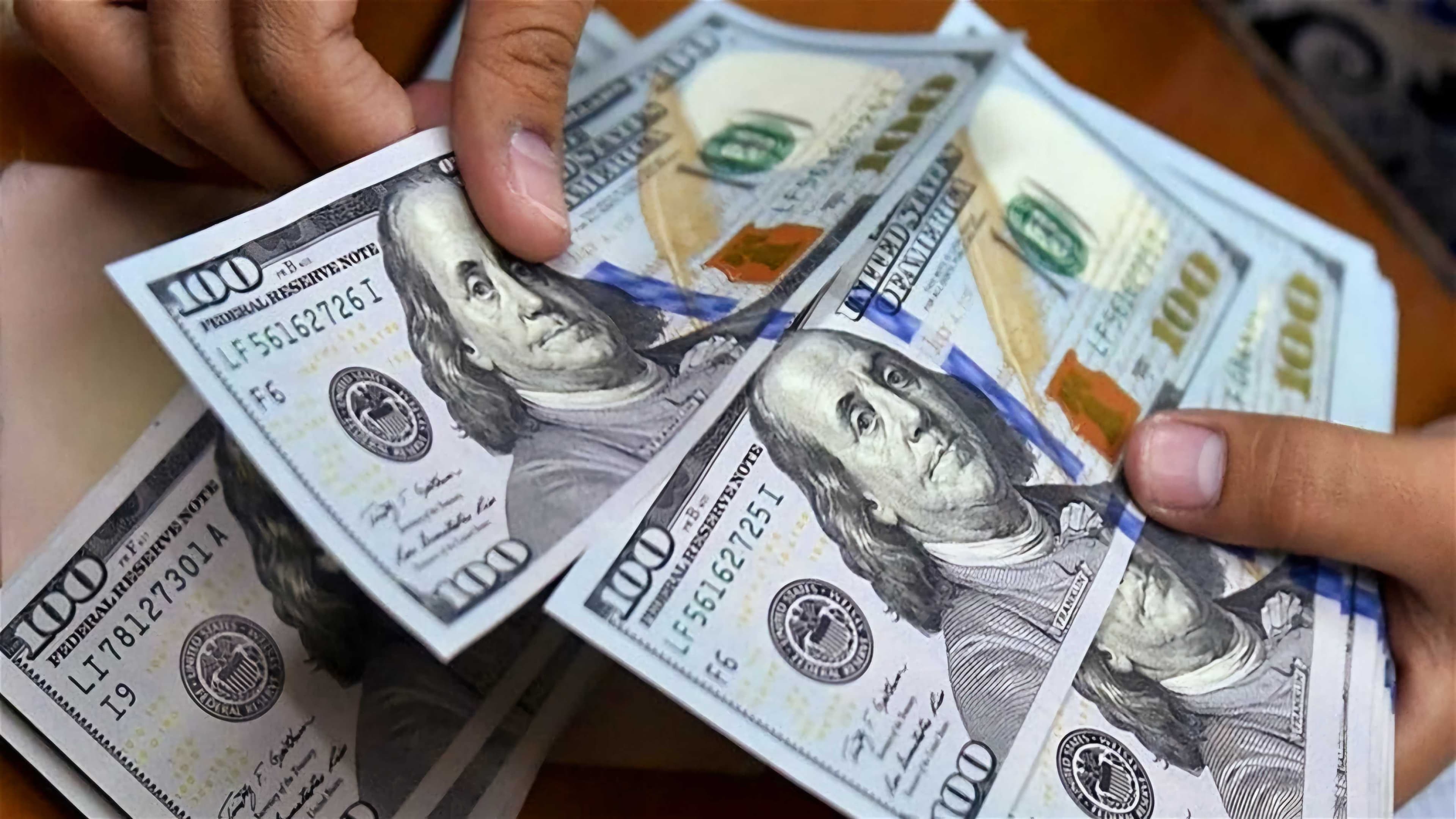 اسعار الصرف تواصل ارتفاعها في بغداد.. 150500 دينار لكل 100 دولار