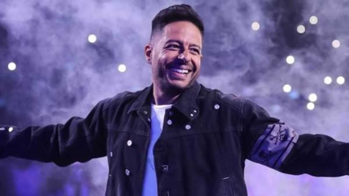 محمد حماقي يطمئن جمهوره بعد عملية جراحية ناجحة