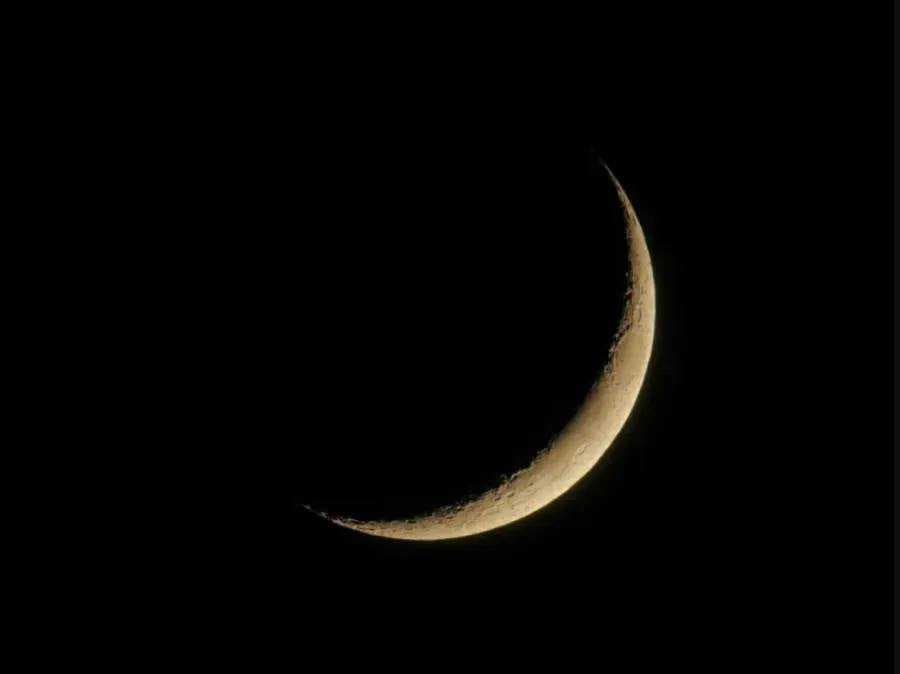 أربع دول تحدد الإثنين المقبل أول أيام عيد الفطر المبارك