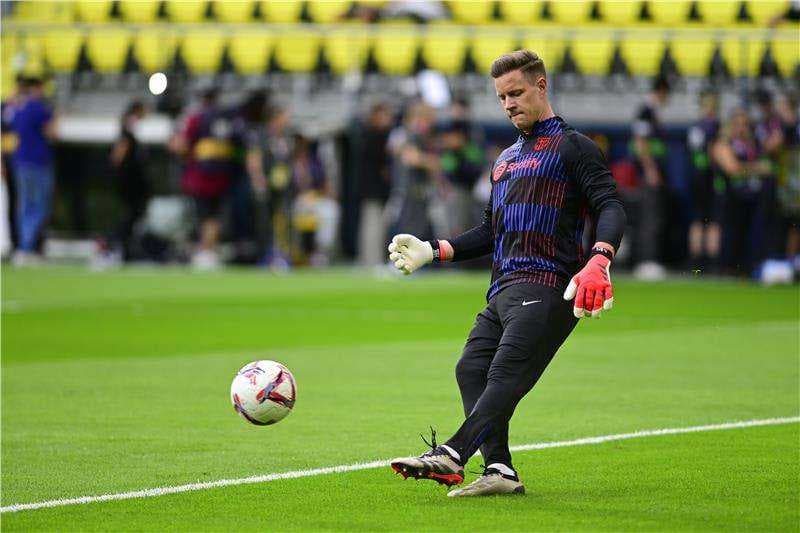 تير شتيجن يعود لتدريبات برشلونة بعد غياب طويل
