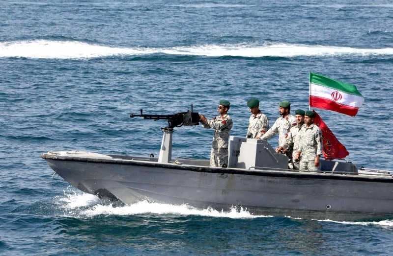 الحرس الثوري الإيراني يحتجز ناقلتين أجنبيتين تحملان أكثر من 3 ملايين لتر من وقود الديزل المهرب