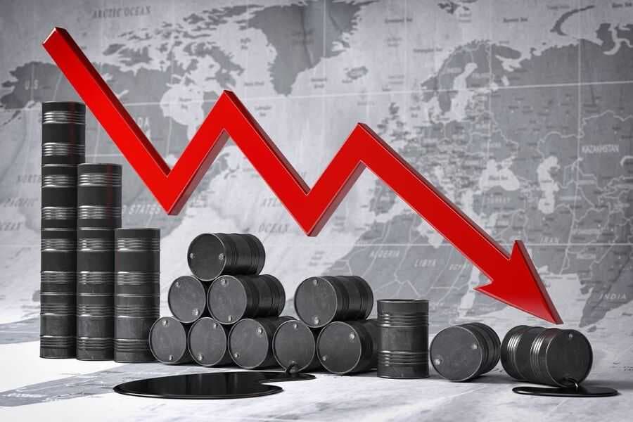 النفط ينخفض ويتجه لتسجيل خسائر للأسبوع الثاني توالياً