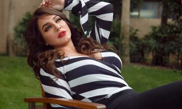 النجمة سلاف فواخرجي تنفي شائعات طلب اللجوء السياسي وتوضح