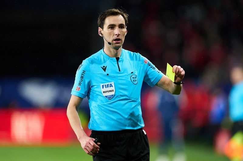 الاتحاد الإسباني يرفض طلب ريال مدريد ويُبقي دي بورغوس حكمًا لنهائي الكأس