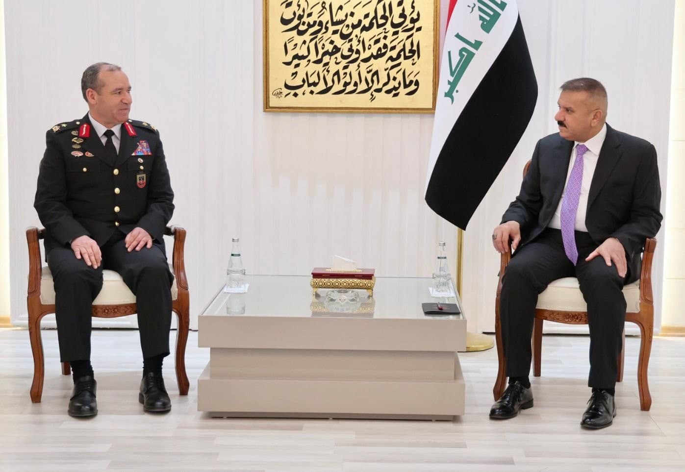 وزير الداخلية وقائد القوات الخاصة التركية يبحثان التعاون بمجال التدريب