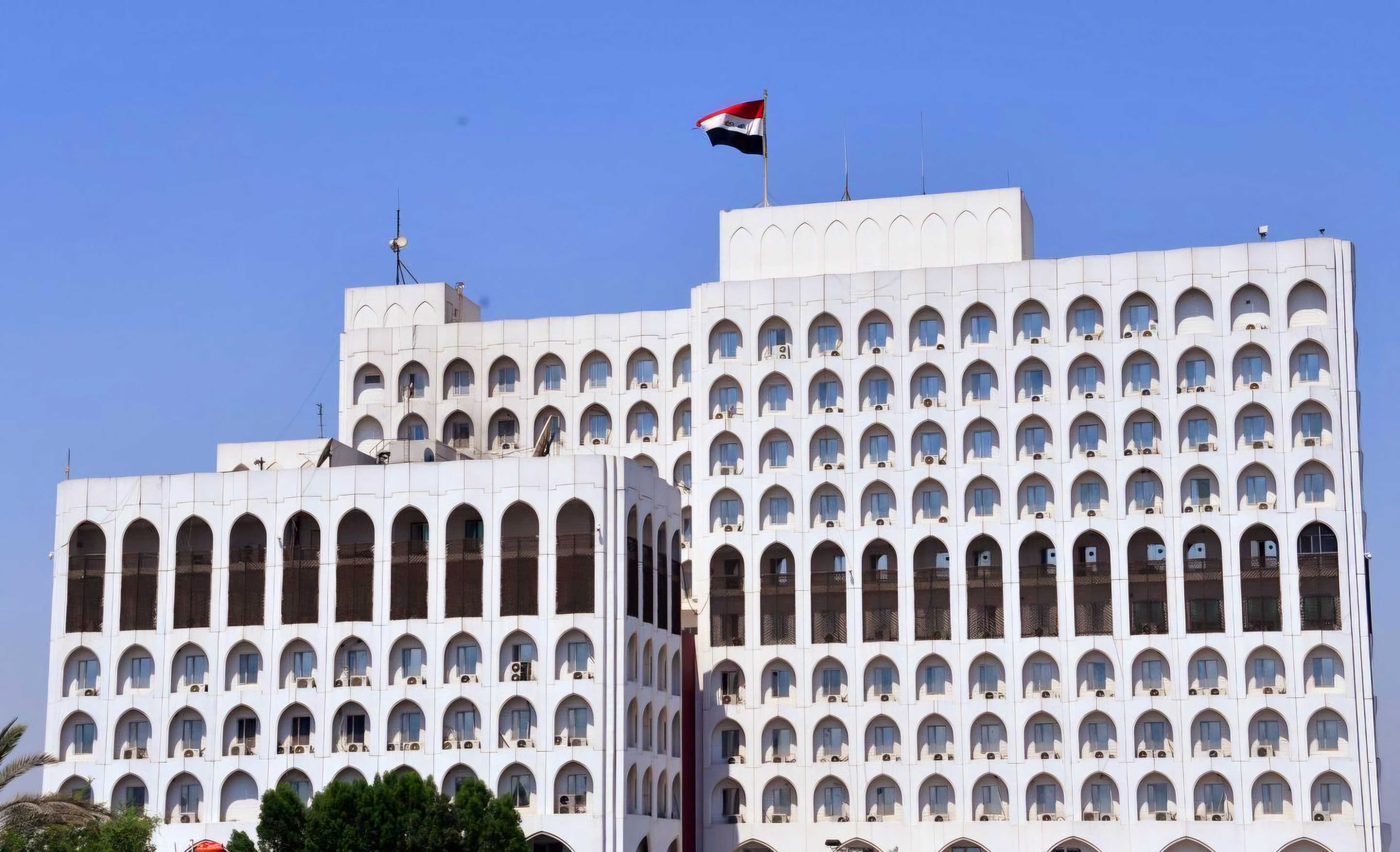 وزارة الخارجية تنفي مزاعم نقل الوزير فؤاد حسين رسالة من الرئيس الأمريكي إلى إيران