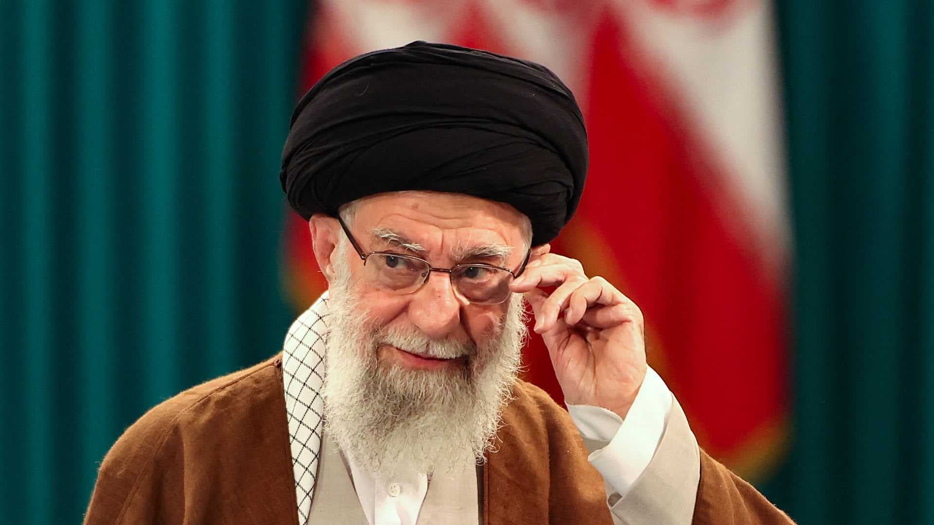 المرشد الإيراني لواشنطن: من أنتم لتخبروا طهران اذا ما كان بمقدورها امتلاك سلاح نووي