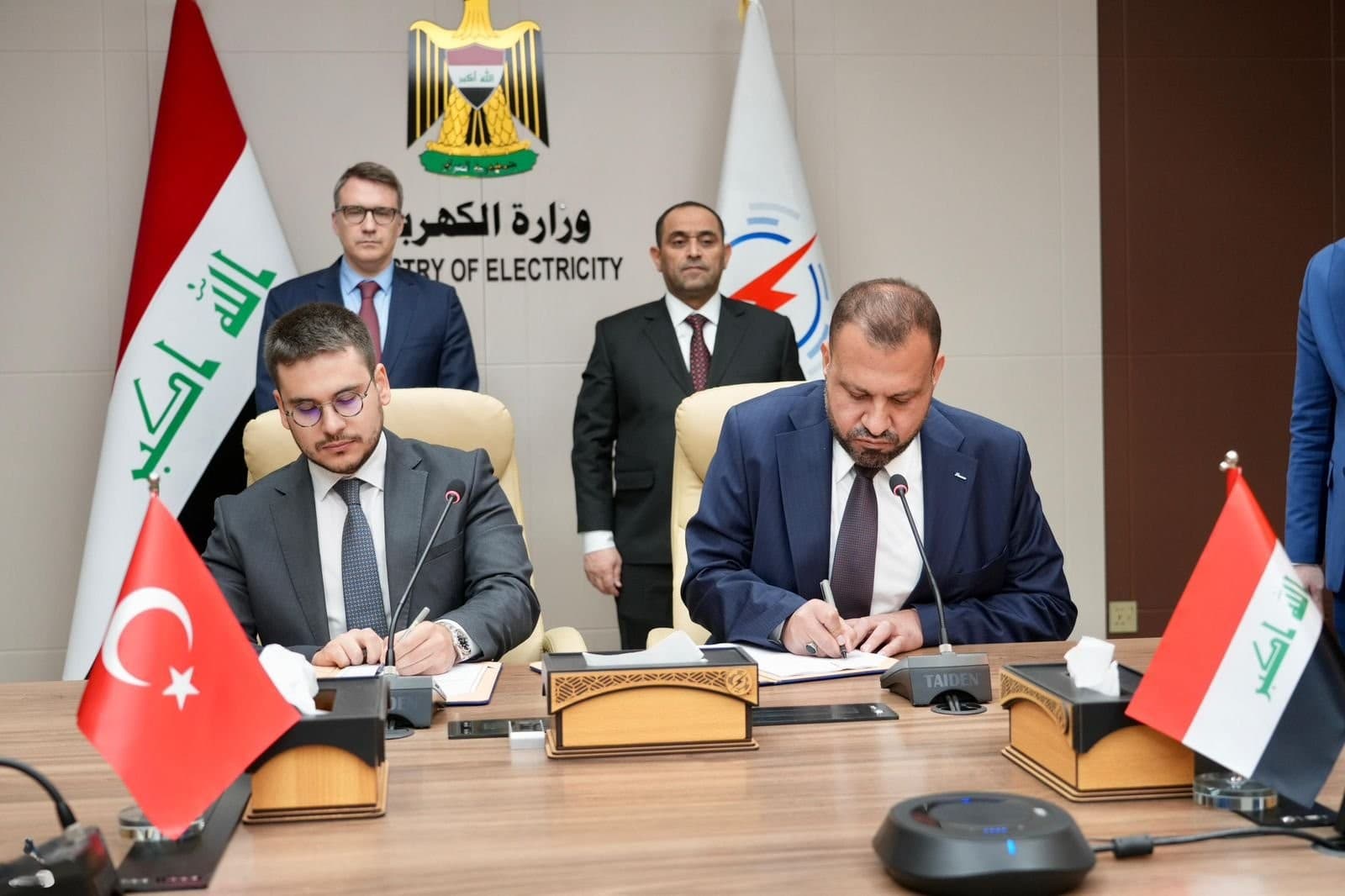 العراق يوقّع عقدًا لرفع طاقة الربط الكهربائي مع تركيا إلى 600 ميغاواط