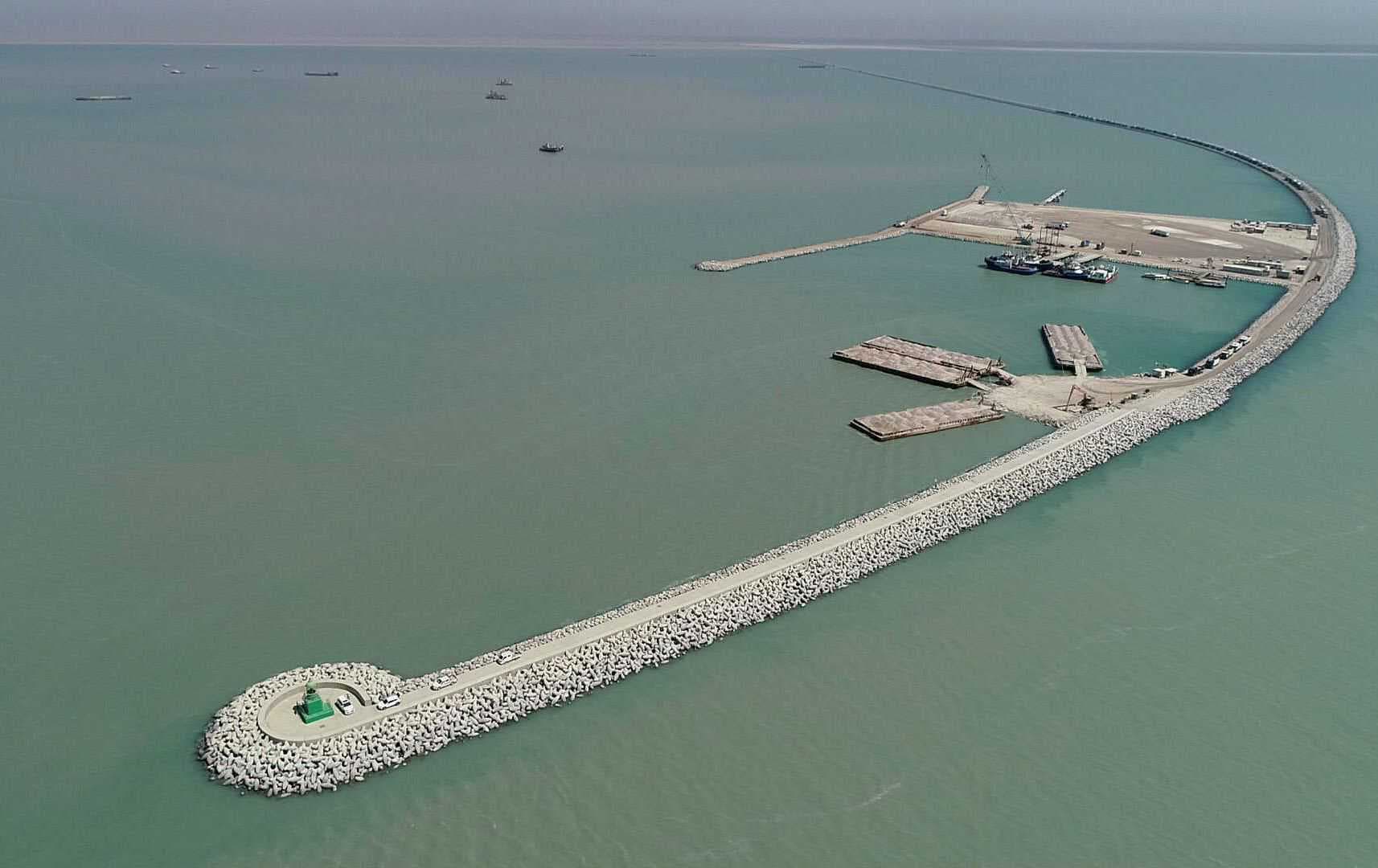 الموانئ تباشر بنصب أجهزة متطورة في المياه الإقليمية ضمن مشروع ميناء الفاو الكبير