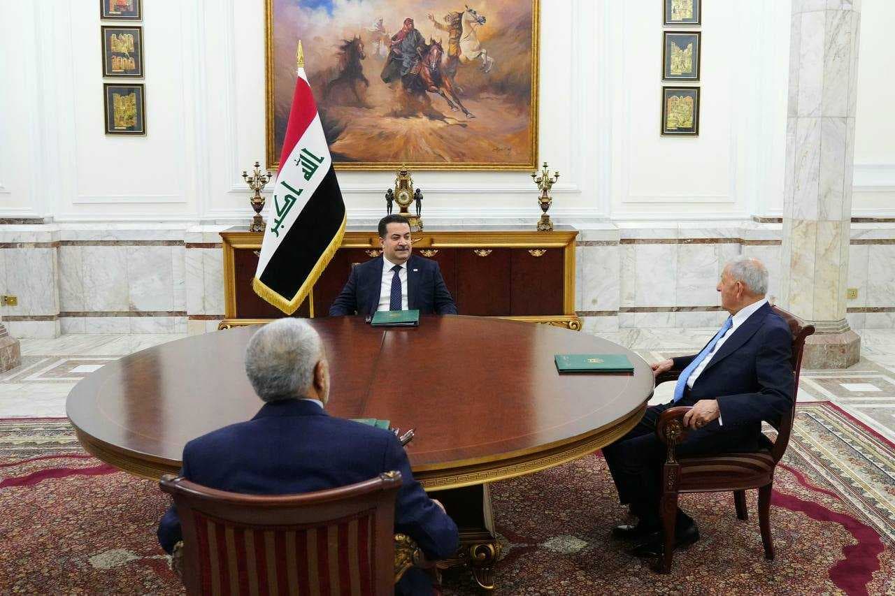 أبرز ما جاء في اجتماع الرئاسات الثلاث في قصر بغداد (انفوغراف)