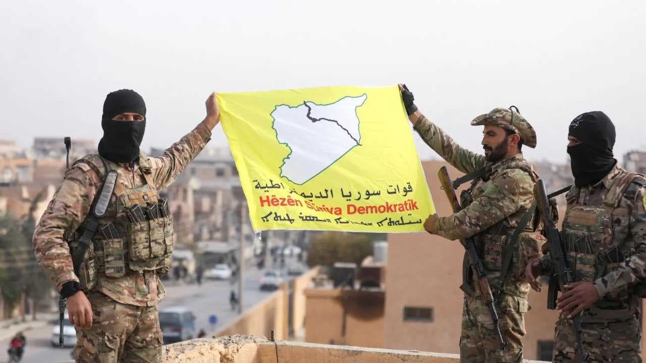 سوريا.. قسد تنفي الانسحاب من المناطق المسيطرة عليها وتبحث مستقبل الإدارة الذاتية