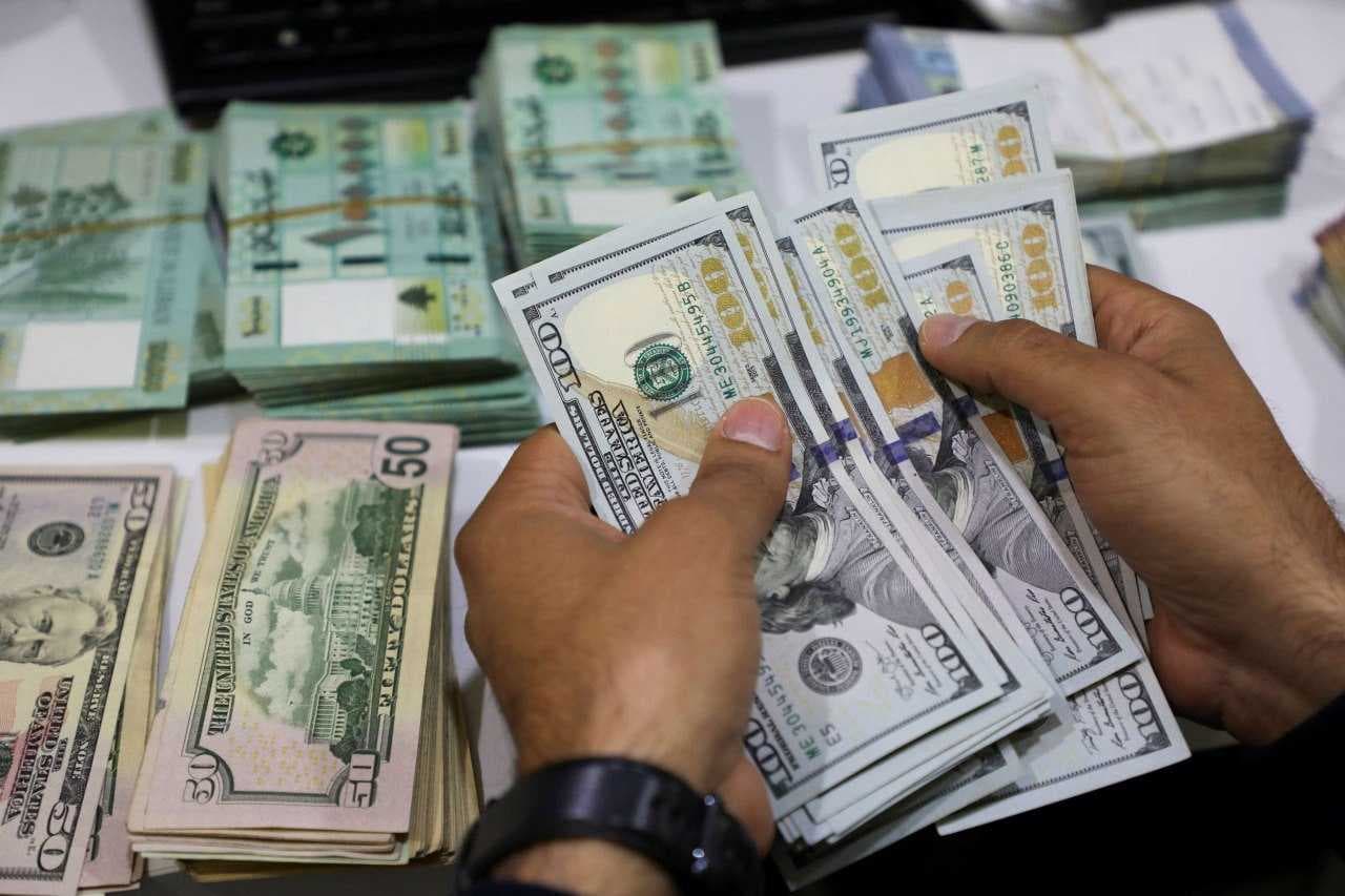 استقرار أسعار الدولار في بغداد وانخفاض طفيف بأربيل