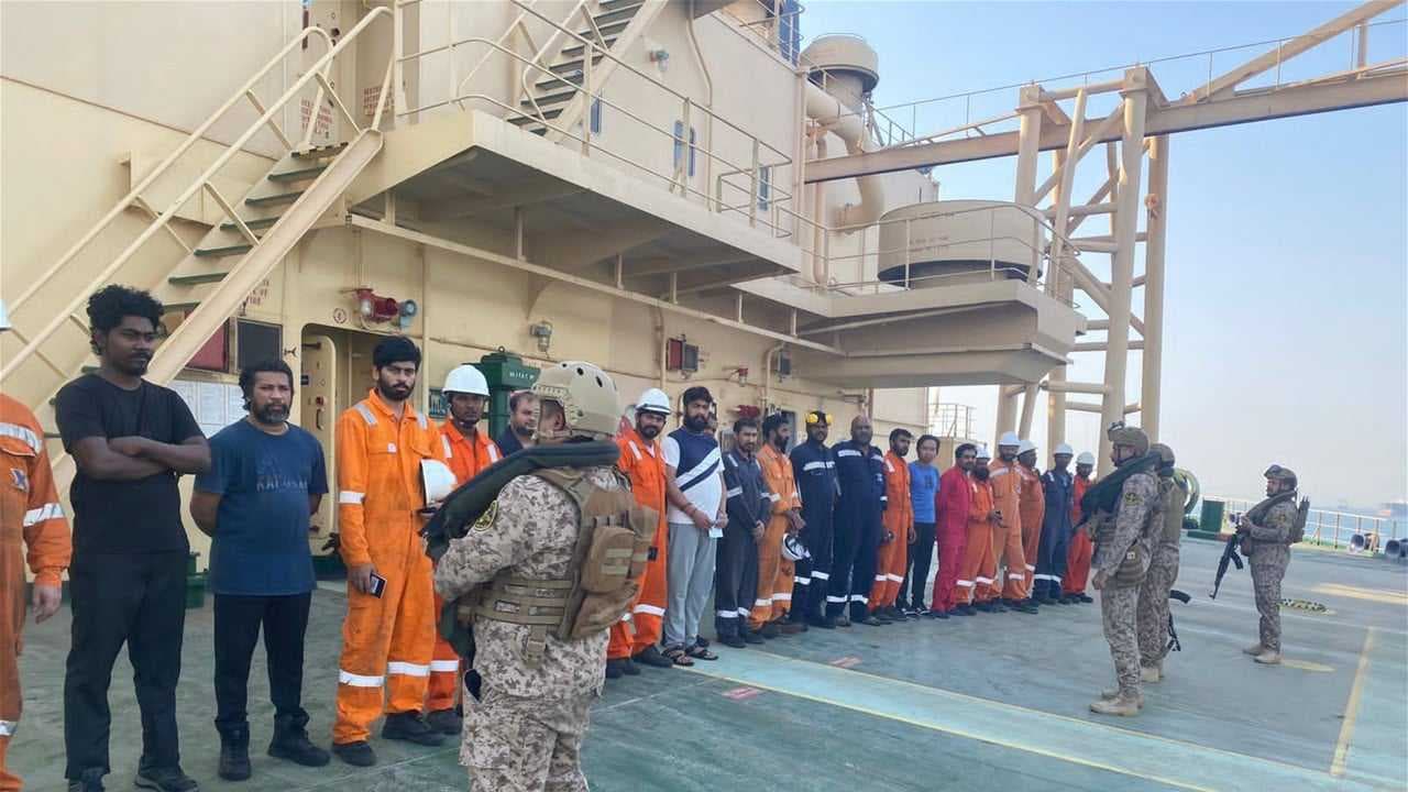 القوات البحرية العراقية تفتش الناقلات بالمياه الاقليمية