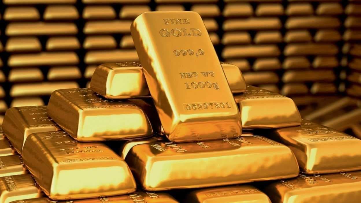 الذهب ينخفض وسط ارتفاع الدولار وتوقعات خفض الفائدة الأميركية