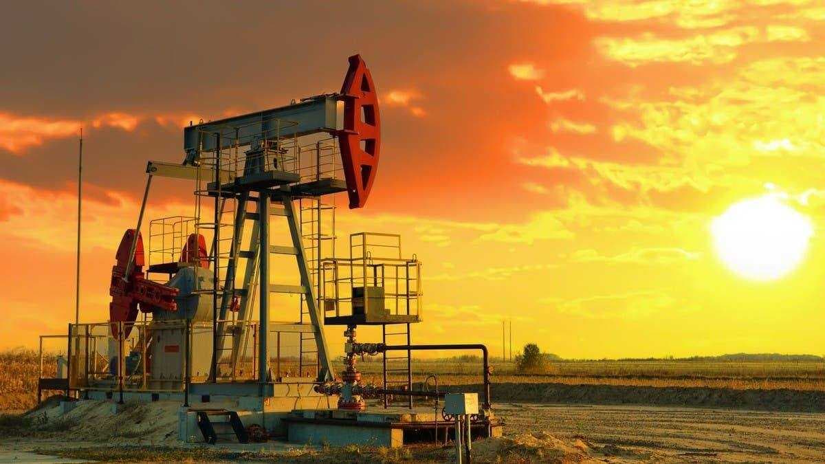 النفط يهبط لأدنى مستوياته منذ شهرين دون 68 دولاراً