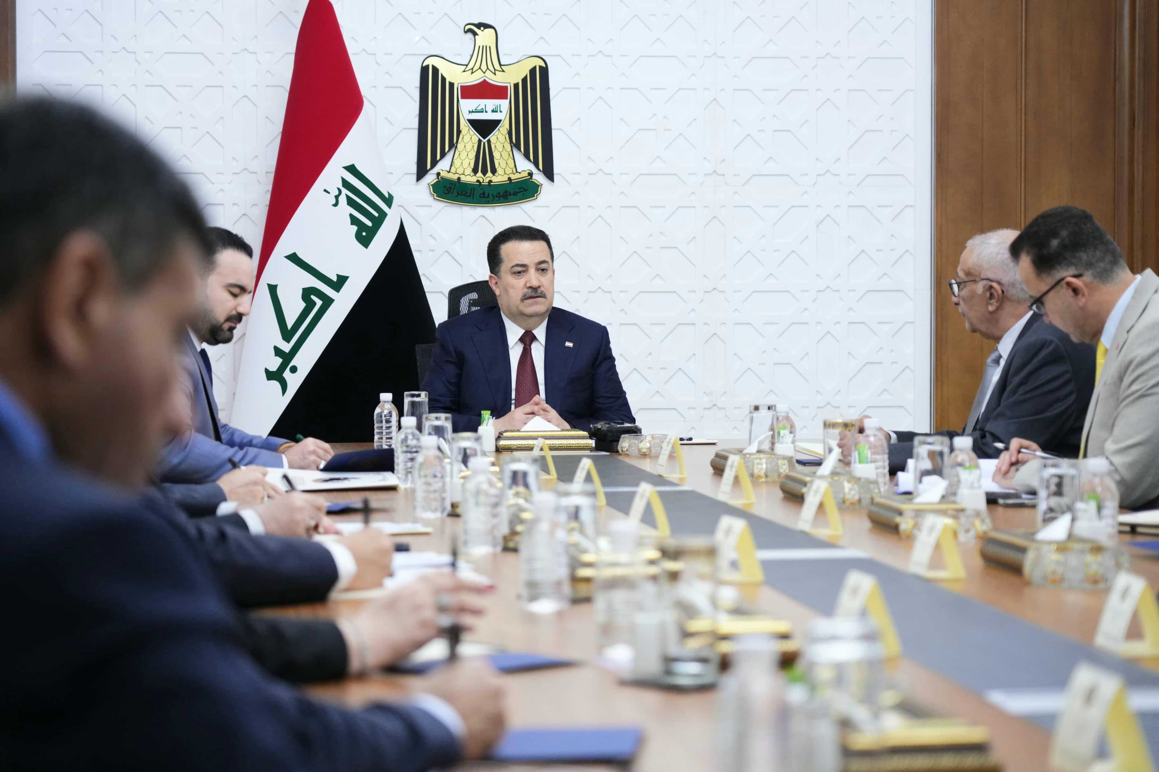 رئيس الوزراء يؤكد التزام الحكومة بحماية حقوق المتقاعدين