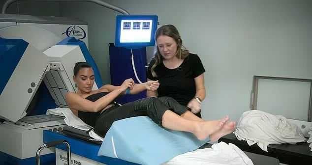 كيم كارديشيان تعلن اصابتها بمرض دماغي خطير ومميت