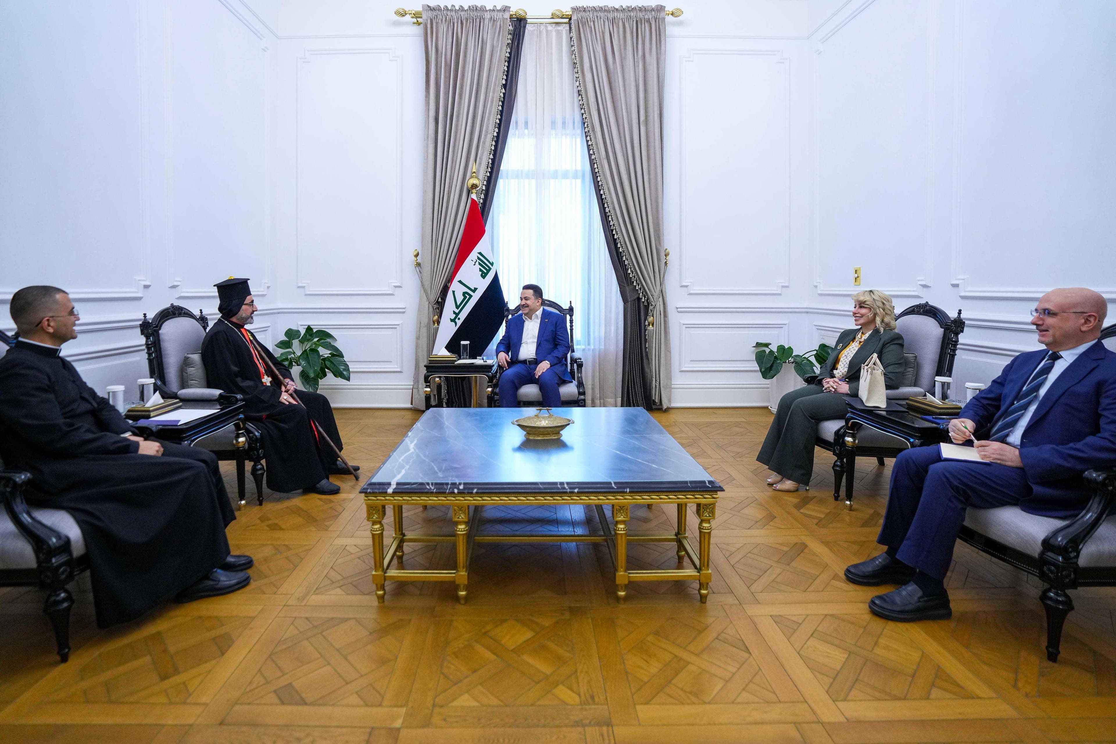رئيس الوزراء: المكون المسيحي في العراق أصيل ويحظى باحترام وتقدير الجميع