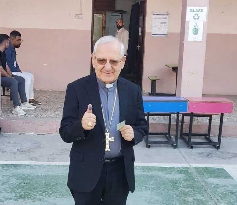 البطريرك لويس ساكو يدلي بصوته في الانتخابات
