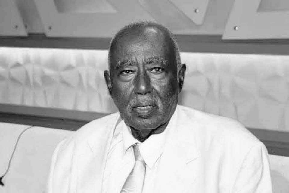 رحيل الفنان السوداني عبد القادر سالم عن عمر ناهز 77 عامًا