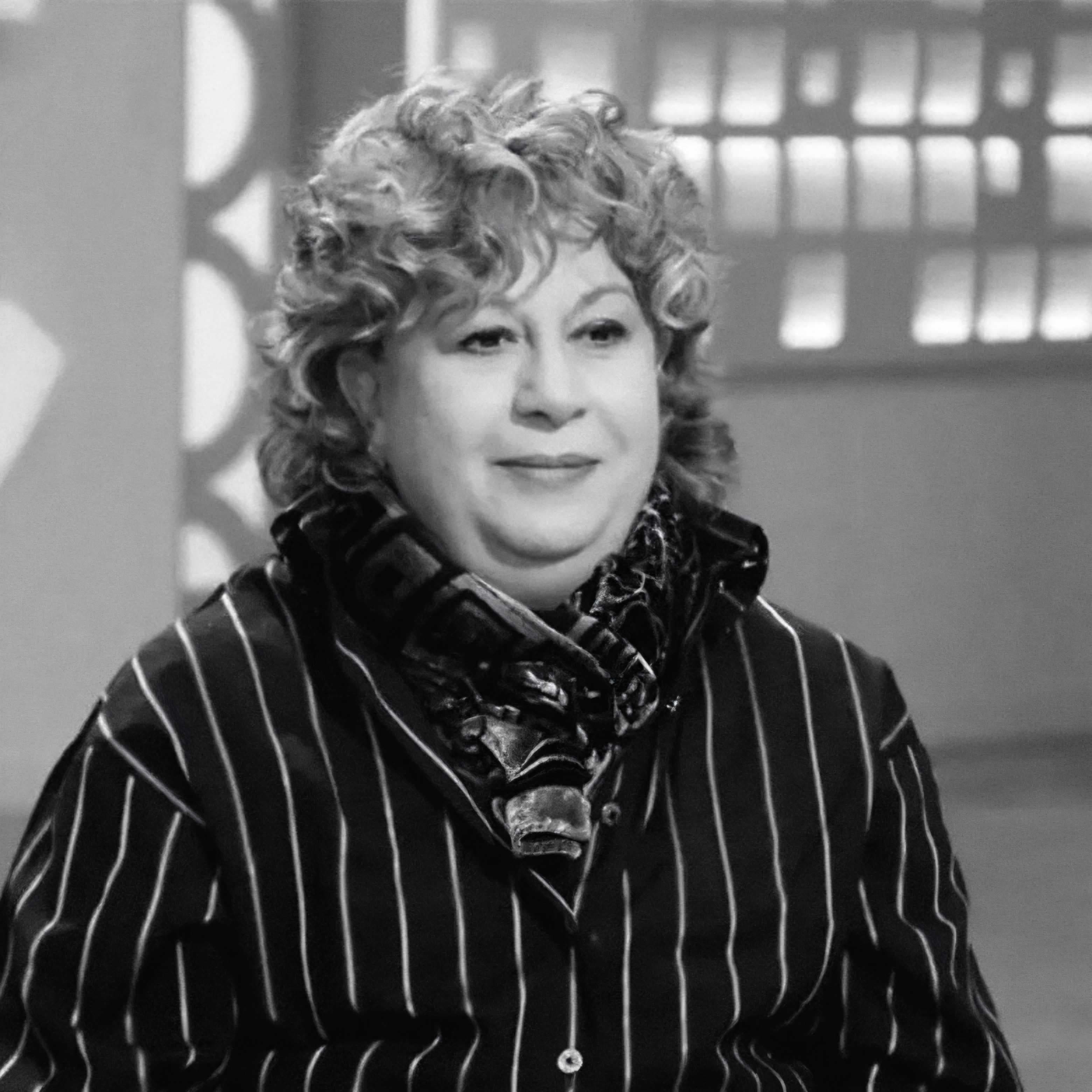 رحيل الفنانة المصرية سمية الألفي عن عمر 72 عاماً بعد صراع مع المرض.