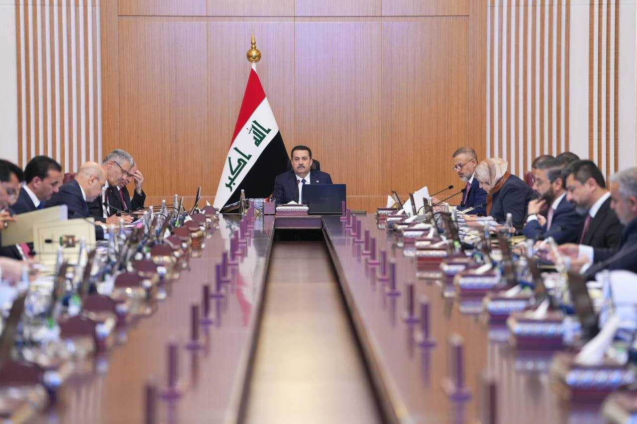 هل تنجح الحكومة في فكّ ارتباط الاقتصاد بالنفط وتنويع مصادر الدخل؟