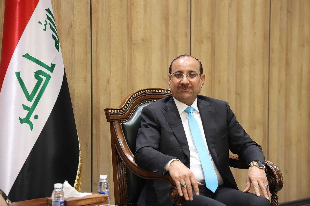 الأربعاء المقبل موعداً نهائياً لتسلم معاملات الفائزين بتعيينات العقود