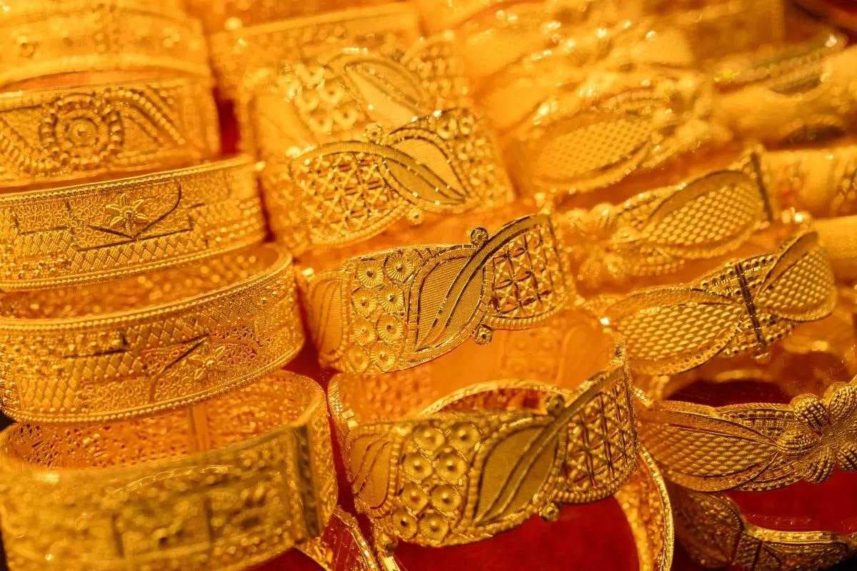 الذهب يصعد بنحو 2% مع زيادة الطلب بعد القبض على الرئيس الفنزويلي