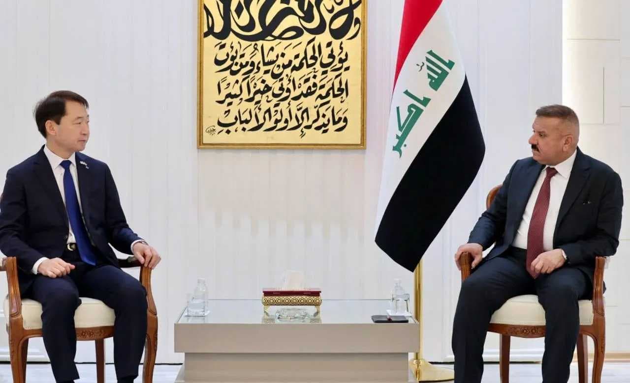 الداخلية تبحث تجهيز المحافظات بطائرات مروحية للإطفاء والإنقاذ
