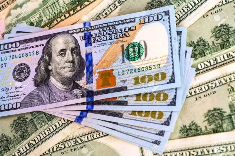 الدولار يسجّل 146 ألف دينار في بغداد