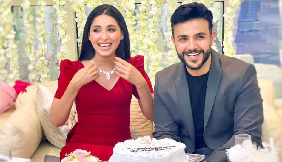 رسميا.. الفنان أحمد الخفاجي والفنانة ساندي جمال يعلنان انفصالهما