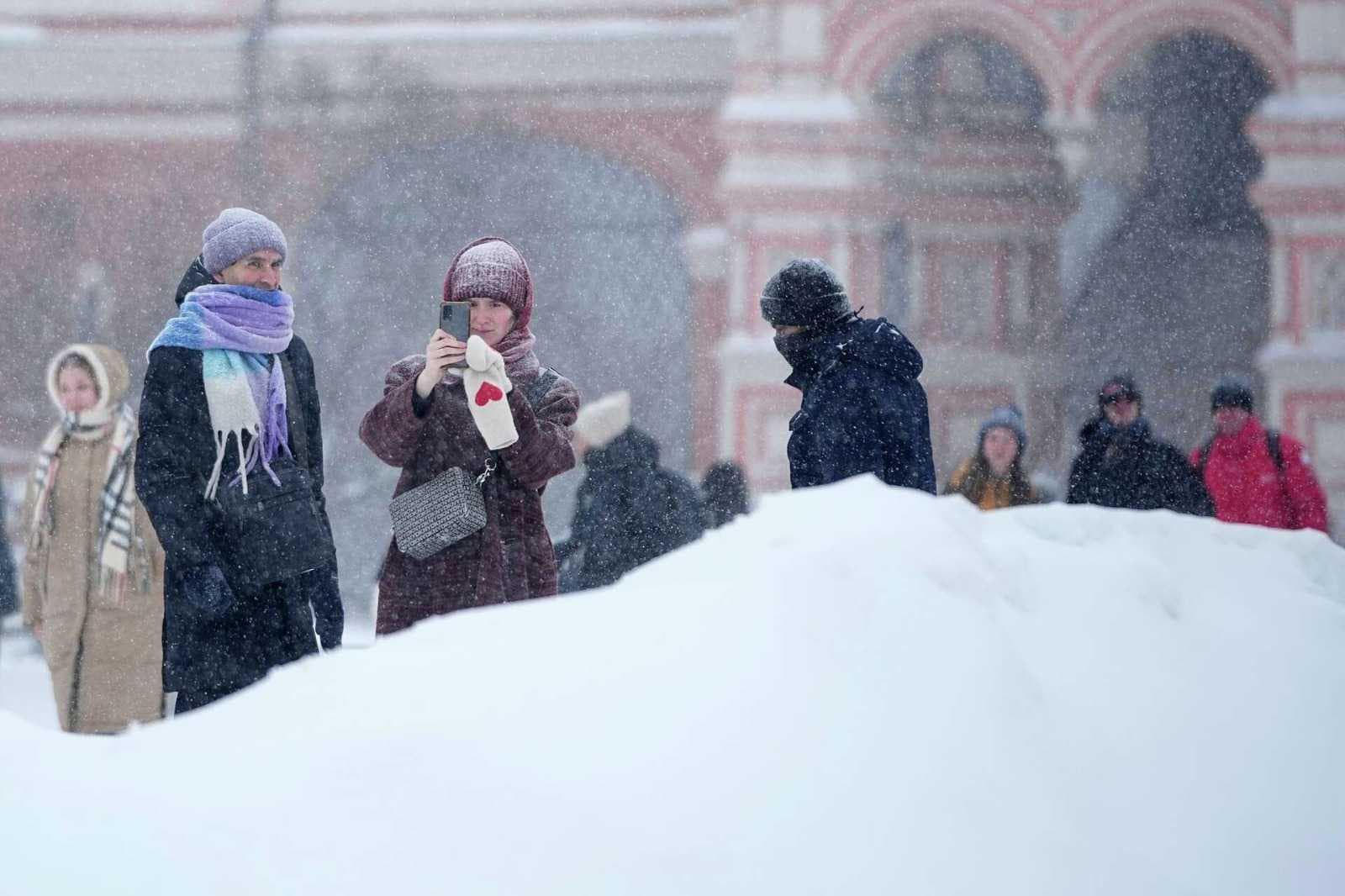 عاصفة موسكو الثلجية تاريخية تحطم أرقاماً قياسية عمرها 56 عاماً