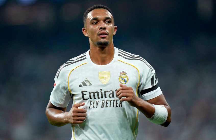 أزمة في مدريد..أرنولد يقترب من الرحيل عن الملكي بعد خلاف مع أربيلوا