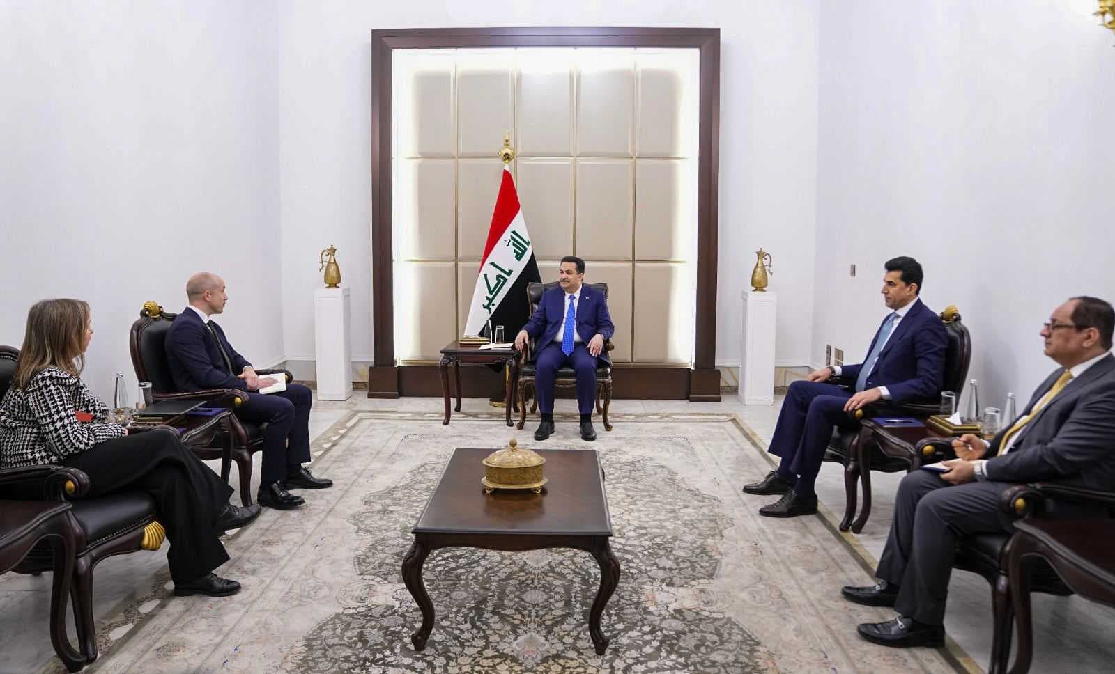 رئيس الوزراء والقائم بالأعمال النرويجي يبحثان ملف نقل عناصر داعش الإرهابية إلى العراق