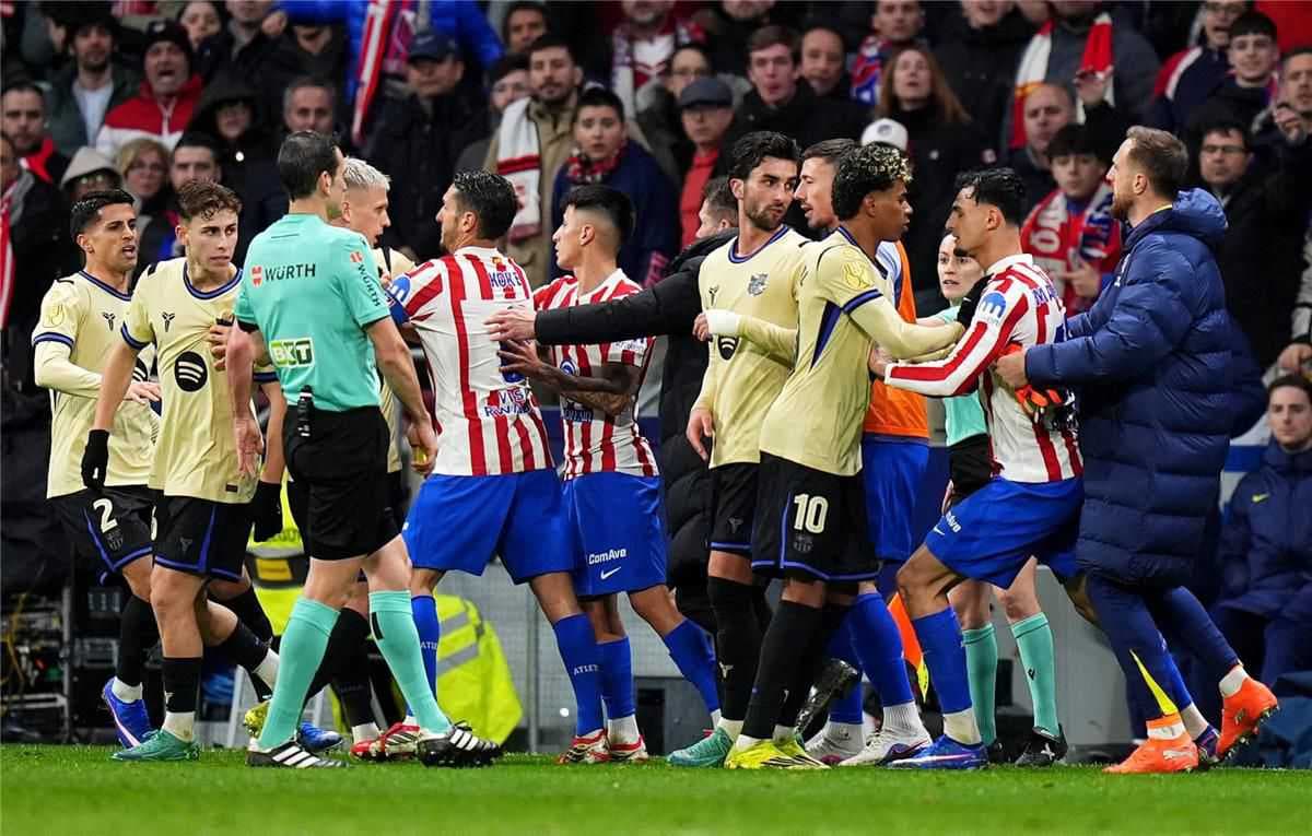 برشلونة يقدم شكوى رسمية للاتحاد الإسباني بسبب التحكيم