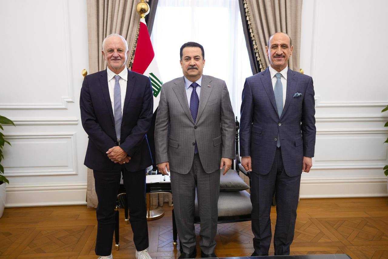 رئيس الوزراء يؤكد مواصلة دعم الحكومة، بكل أشكاله للمنتخب الوطني