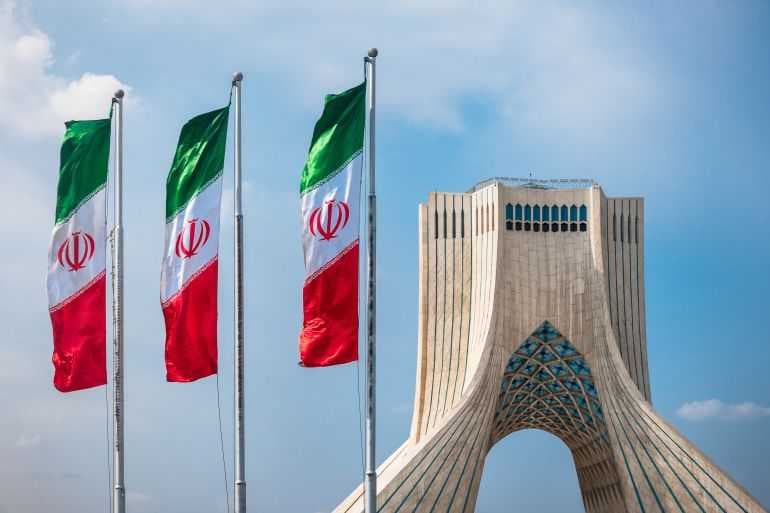 إيران: سيتم تشكيل مجلس قيادة مؤقت قريبا بناء على الدستور