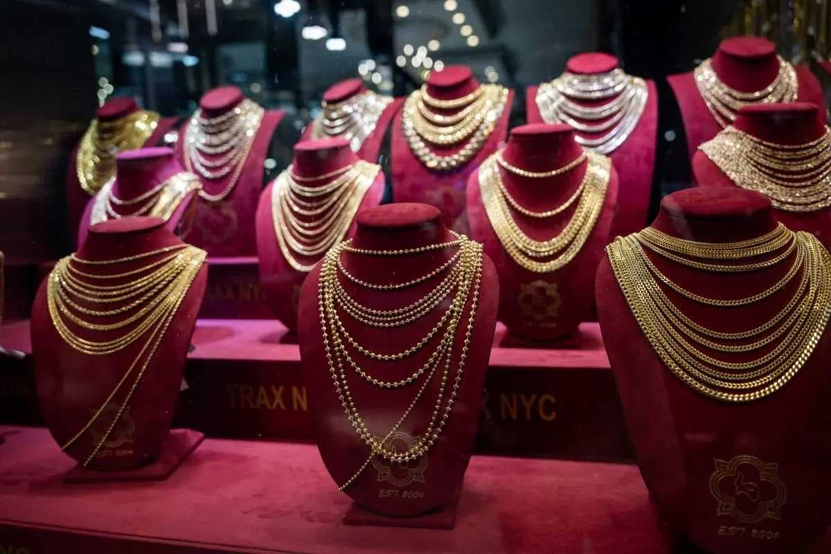 ارتفاع أسعار الذهب بعد غارات أميركية إسرائيلية على إيران