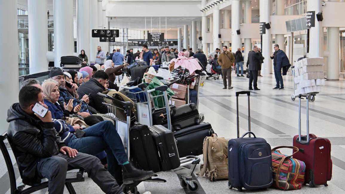 عراقيون عالقون في لبنان يطالبون بغداد بالعمل على إعادتهم