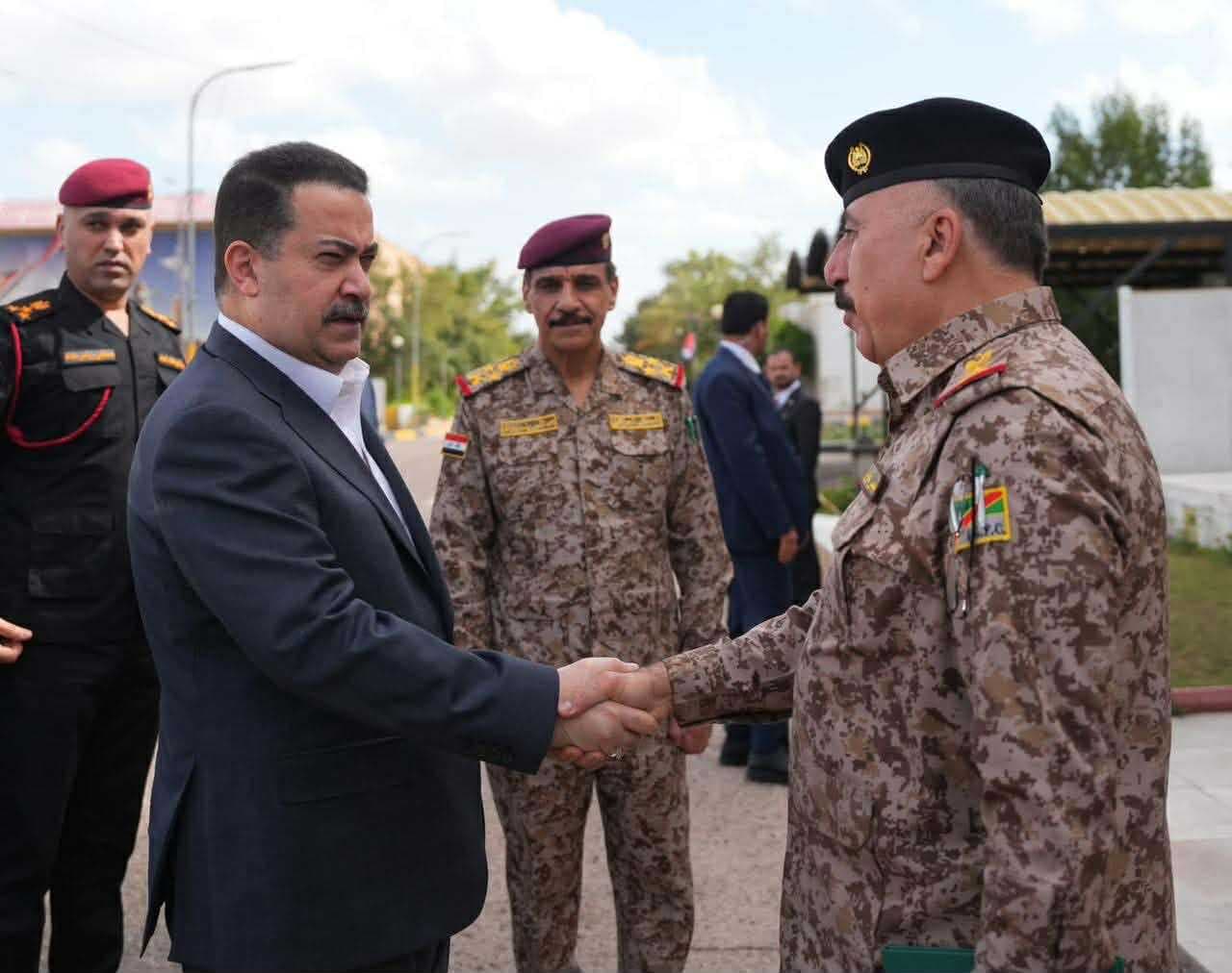 القائد العام للقوات المسلحة يزور مقر لواء القوات الخاصة الثاني والستين