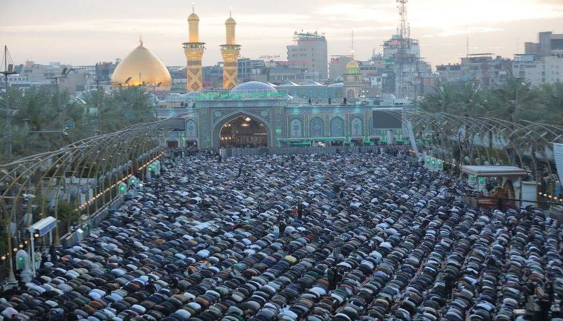 بالصور... صلاة عيد الفطر المبارك ما بين الحرمين الشريفين في كربلاء المقدسة